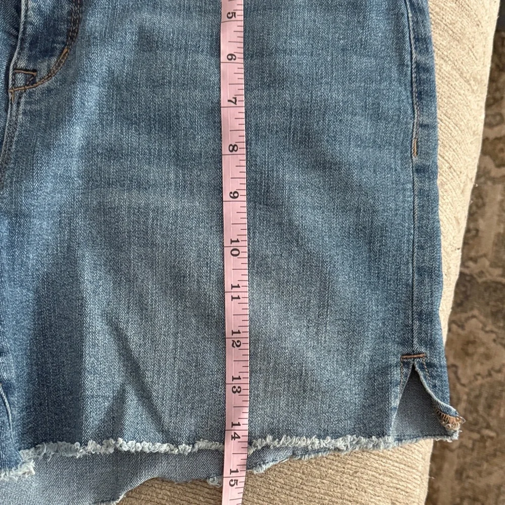 Jessica Simpson Ladies Shorts - Picture 2 of 6